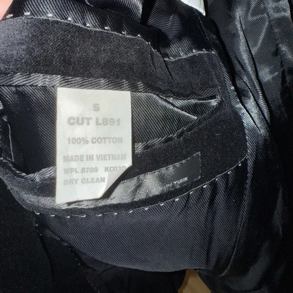 Kenneth Cole New York Men’s Elegant Black Velvet Blazer
